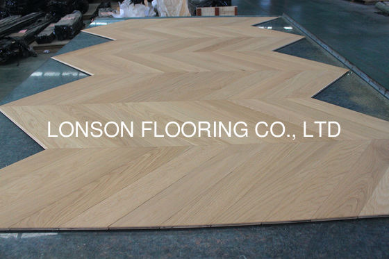 Quality 510x90x10/4MM Natural Oak Chevron Parquet Flooring with 25 Years Residential Warranty and E0 Formaldehyde Emission factory