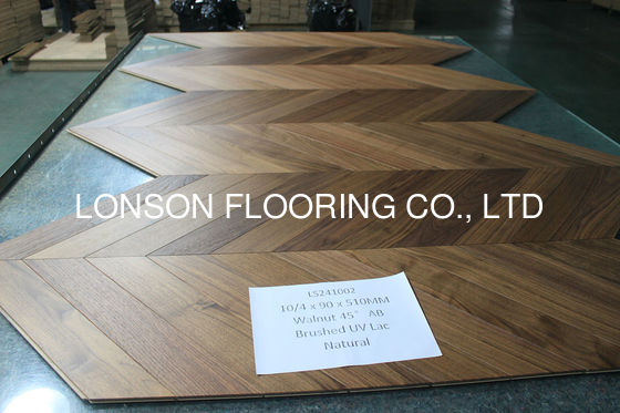 Quality Natural Walnut Engineered Wood Chevron Flooring Brushed UV Lacquer factory