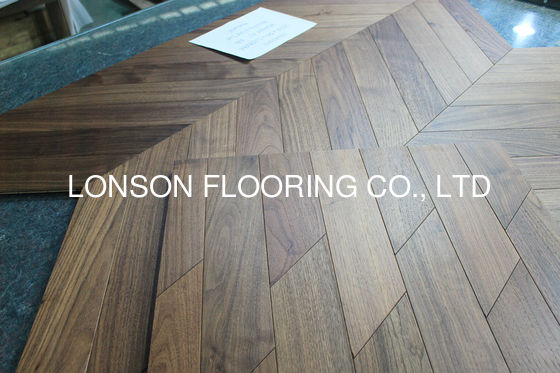 Quality Natural Walnut Engineered Wood Chevron Flooring Brushed UV Lacquer factory