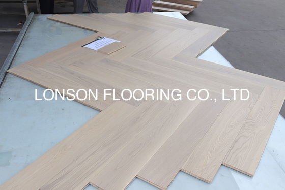 quality White Stained Herringbone Oak Engineered Hardwood Flooring, Good Price factory