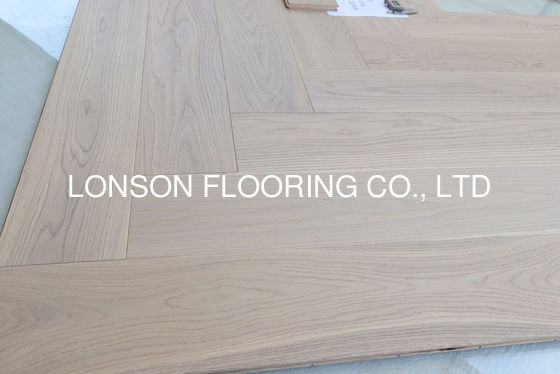 Quality Residential White Oak Herringbone Engineered Flooring 910x150x15mm factory
