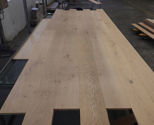 Quality Multi-layers European Oak Engineered Wood Floor with Invisible Lacquer and Natural Finish factory