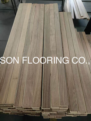 Quality 52mm American Walnut Herringbone Parquet Flooring with 3MM Top Veneer and 1210 x 52 x 10MM Size factory
