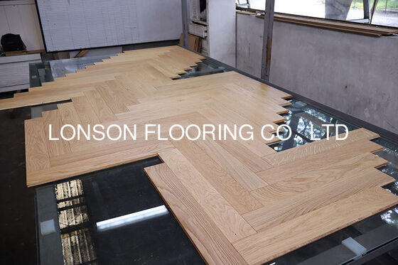 Quality White Oak Herringbone Parquet Flooring with Matt 5-10% Finish and 25 Years Residential Warranty factory