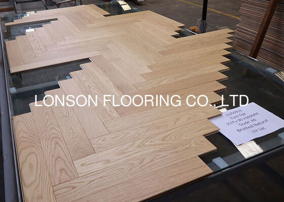 Quality White Oak Herringbone Parquet Flooring with Matt 5-10% Finish and 25 Years Residential Warranty factory