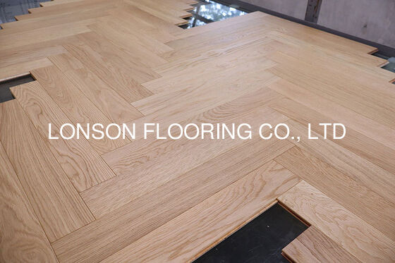 Quality White Oak Herringbone Parquet Flooring with Matt 5-10% Finish and 25 Years Residential Warranty factory