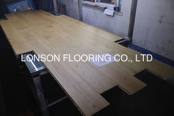 Quality 3 Layers C/D Grade Oak Engineered Wood Flooring in Natural Color with 220 X 15/4MM Dimensions factory