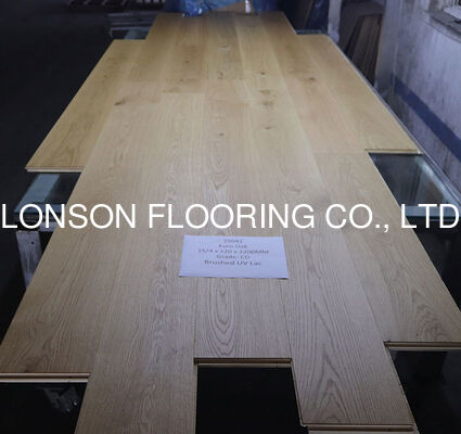 Quality 3 Layers C/D Grade Oak Engineered Wood Flooring in Natural Color with 220 X 15/4MM Dimensions factory