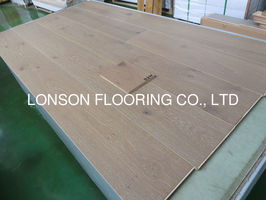 quality smoked and burshed European Oak engineered wood flooring with width 240MM factory