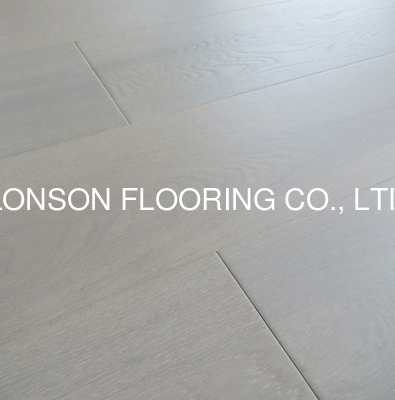 Quality slight brushed white stained Russian Oak engineered hardwood flooring factory