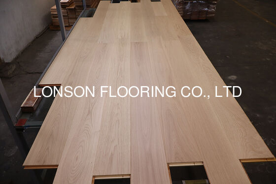 Quality European Oak Engineered Wood Flooring 1900x190mm 14/3MM AB Grade with Medium Brushed UV Lacquer Surface factory