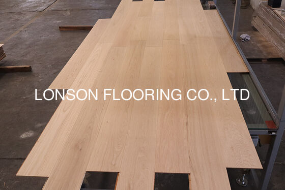 Quality European Oak Engineered Wood Flooring 1900x190mm 14/3MM AB Grade with Medium Brushed UV Lacquer Surface factory