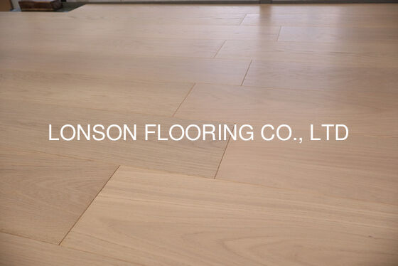 Quality European Oak Engineered Wood Flooring 1900x190x14/3MM AB Grade with UV Lacquer Finish factory