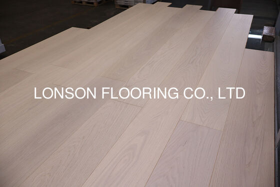 Quality European Oak Engineered Wood Flooring 1900x190x14/3MM AB Grade with UV Lacquer Finish factory