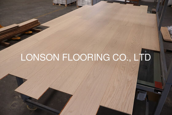 Quality European Oak Engineered Wood Flooring 1900x190x14/3MM AB Grade with UV Lacquer Finish factory