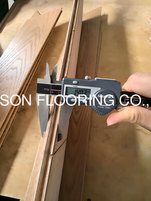 Quality AB Grade Engineered Red Oak Chevron Flooring with Brushed Surface and Natural Lacquered Finish factory