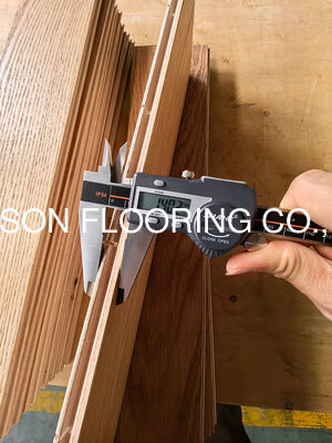 Quality AB Grade Engineered Red Oak Herringbone Flooring with Brushed Surface and Natural Lacquered Finish factory