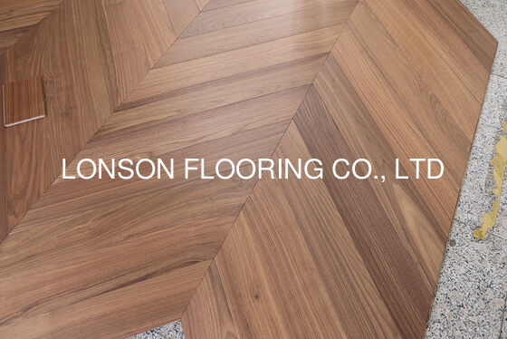 Quality Natural Vanished Chevron Parquet Flooring Engineered Walnut Oak Veneers Tongue Groove Matt Finish Durable Surface factory