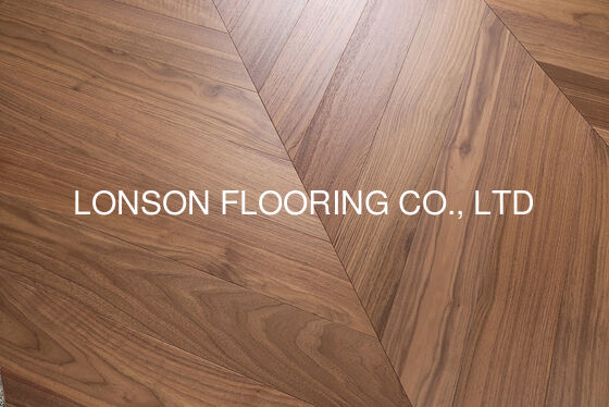 Quality Natural Vanished Chevron Parquet Flooring Engineered Walnut Oak Veneers Tongue Groove Matt Finish Durable Surface factory