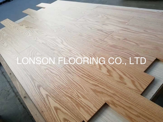 quality American Red Oak engineered hardwood flooring, natural lacquered with semi-gloss factory