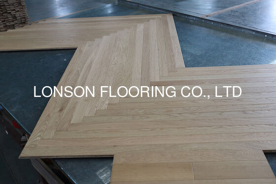 Quality 55mm Oak Herringbone Parquet Flooring with 4MM Top Veneer and 1200 x 55 x 14MM Size factory