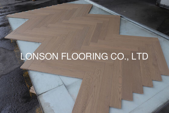 Quality Russian Oak Herringbone Multi-layers Engineered Wood Flooring, 600 x 90MM factory