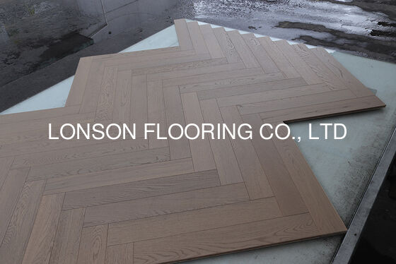 Quality Russian Oak Herringbone Multi-layers Engineered Wood Flooring, 600 x 90MM factory