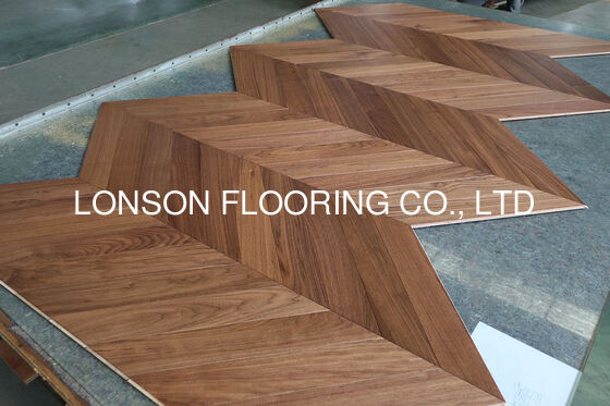 Quality 90mm Width American Walnut Herringbone Parquet Flooring with 4mm Top Veneer for Elegant Herringbone Wood Flooring factory