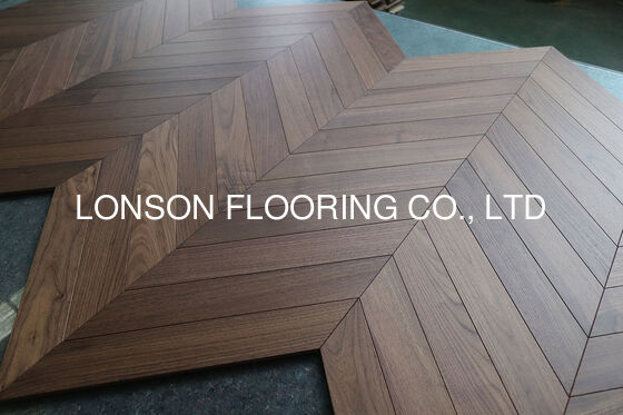 Quality 90mm Width American Walnut Herringbone Parquet Flooring with 4mm Top Veneer for Elegant Herringbone Wood Flooring factory