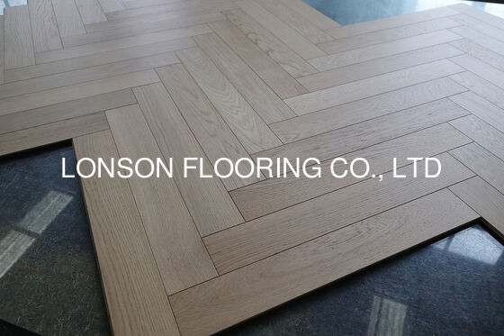 Quality 10MM Thickness Natural Vanished AB Grade Oak Herringbone Parquet Flooring and Engineered Oak Herringbone Flooring factory