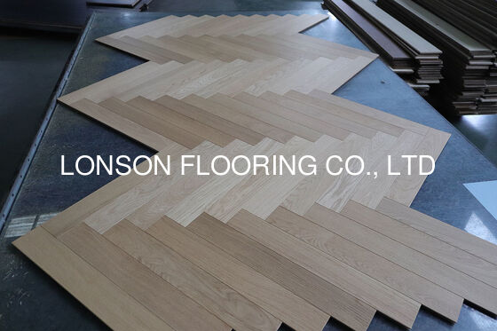 Quality 10MM Thickness Natural Vanished AB Grade Oak Herringbone Parquet Flooring and Engineered Oak Herringbone Flooring factory