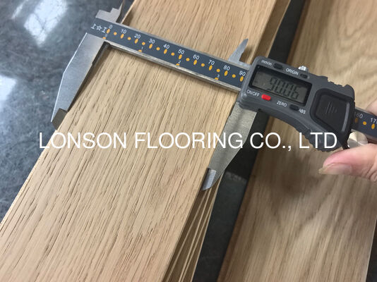 Quality 10MM Thickness Natural Vanished AB Grade Oak Herringbone Parquet Flooring and Engineered Oak Herringbone Flooring factory