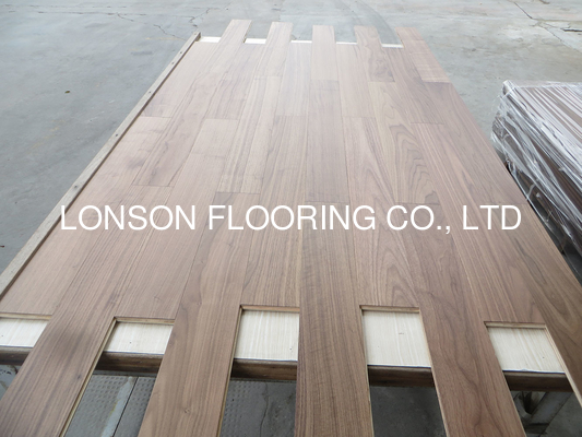 Quality slight brushed American walnut engineered wood flooring, natural lacquer with matt finishing factory