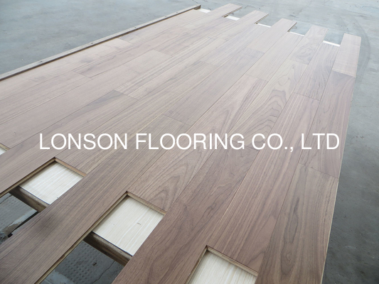 Quality slight brushed American walnut engineered wood flooring, natural lacquer with matt finishing factory