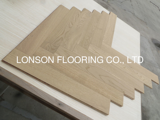 quality Prime Herringbone Oak Engineered Wood Flooring, Slight Brushed, Natural Invisible Lacquer factory