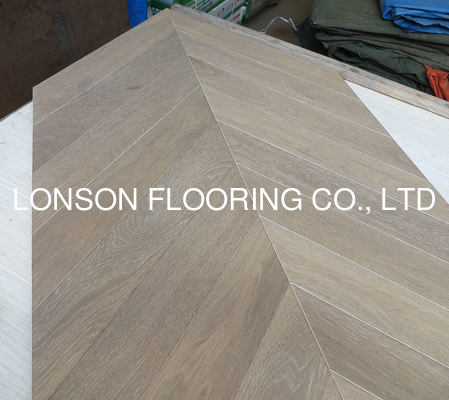 Quality smoked Oak Chevron Engineered hardwood Flooring factory