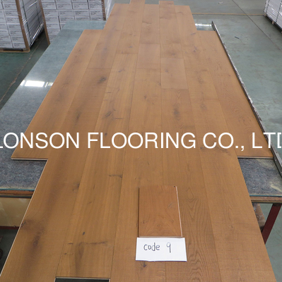 quality Rustic Oak multi-layers engineered wood flooring with saw mark factory