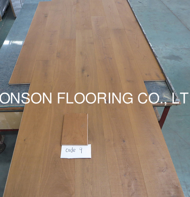 quality Rustic Oak multi-layers engineered wood flooring with saw mark factory