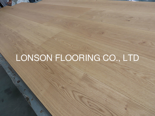 Quality wax oiled European Oak wide plank wood flooring to UK, character grade factory