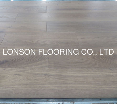 Quality Deep Smoked European Oak Engineered Wood Flooring 2200 * 220 * 15/4MM Size with 25 Years Residential Warranty factory