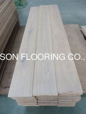 Quality Smoked Surface 2200mm Length Engineered Oak Flooring with 25 Years Residential Warranty factory