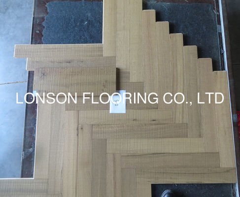 Quality Smoked White Oak Engineered Herringbone Flooring With Saw Mark Color 03 factory