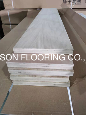 Quality Unfinished Multi Layers Engineered Oak Wood Riser, Good Quality and Good Price factory