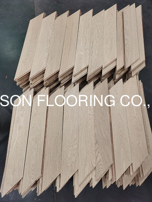 Quality Invisible Lacquered Natural Oak Chevron Parquet Flooring to France factory