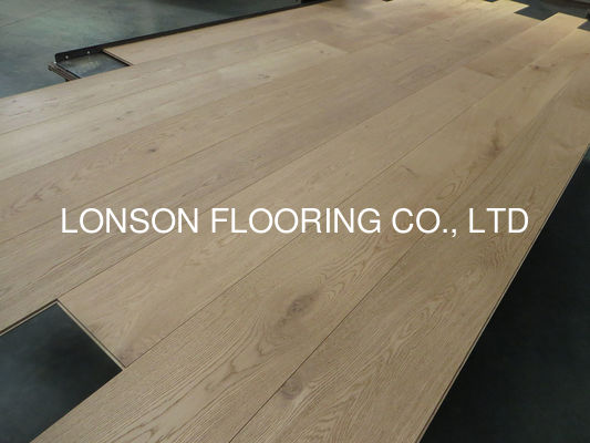 Quality 240mm Wide Natural Oak Engineered Wood Flooring with 25 Years Residential Guaranty factory