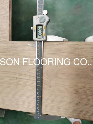 Quality Popular Invisible Lacquered Natural Oak Engineered Hardwood Flooring factory