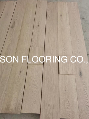 Quality Popular Invisible Lacquered Natural Oak Engineered Hardwood Flooring factory