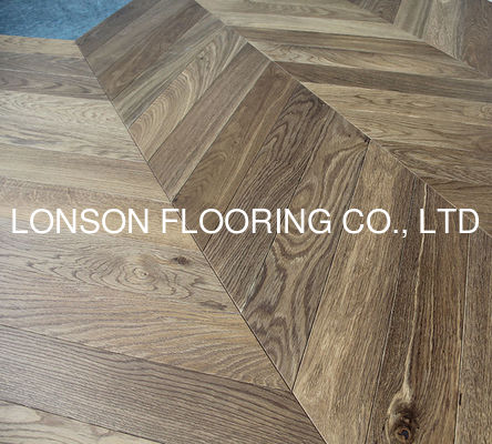 Quality Dark Smoked E0 Formaldehyde Emission Chevron Parquet Flooring with 25 Years Residential Warranty factory
