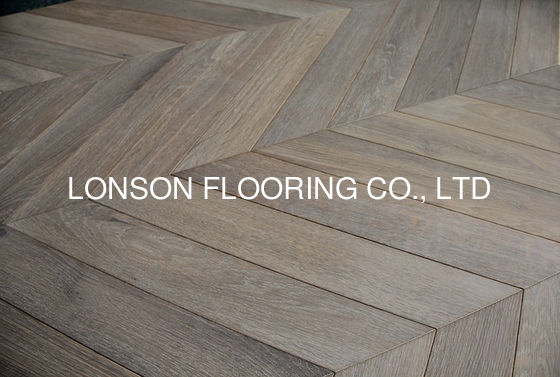 Quality Smoked White Oiled Oak Chevron Engineered Wood Flooring 510 X 90 X 14MM factory